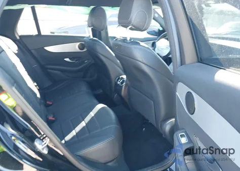 2019 Mercedes Glc 300 from USA, damaged, VIN WDC064JBKV168462